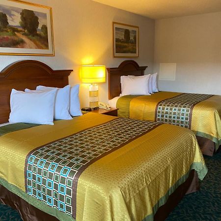 Harrisonville Inn & Suites 外观 照片