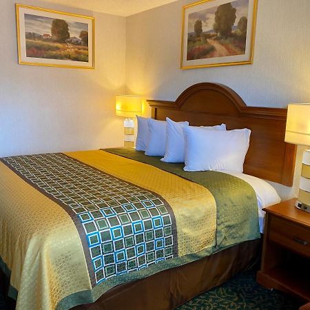 Harrisonville Inn & Suites 外观 照片