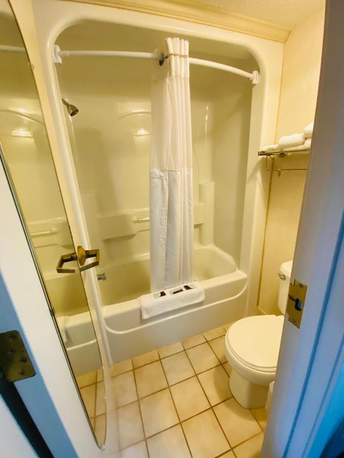 Harrisonville Inn & Suites 外观 照片