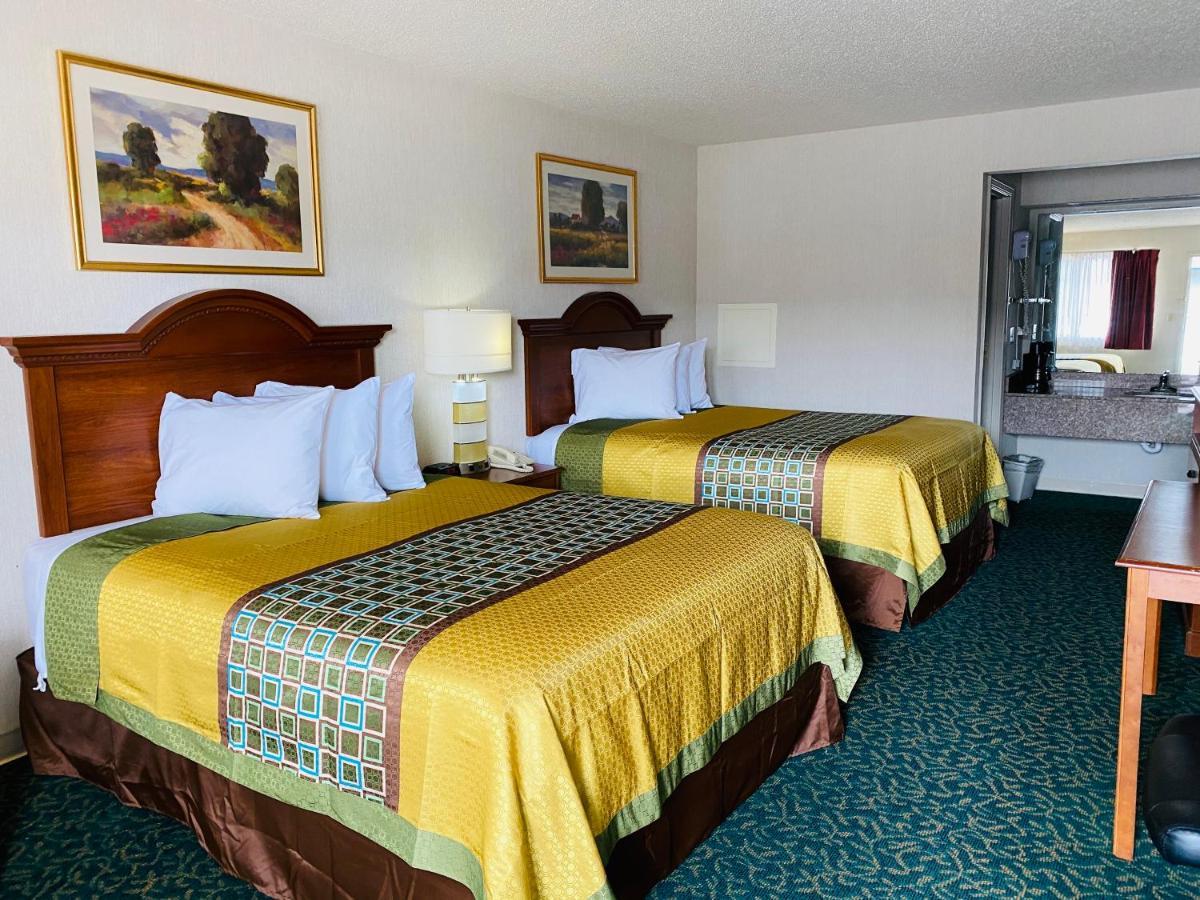 Harrisonville Inn & Suites 外观 照片