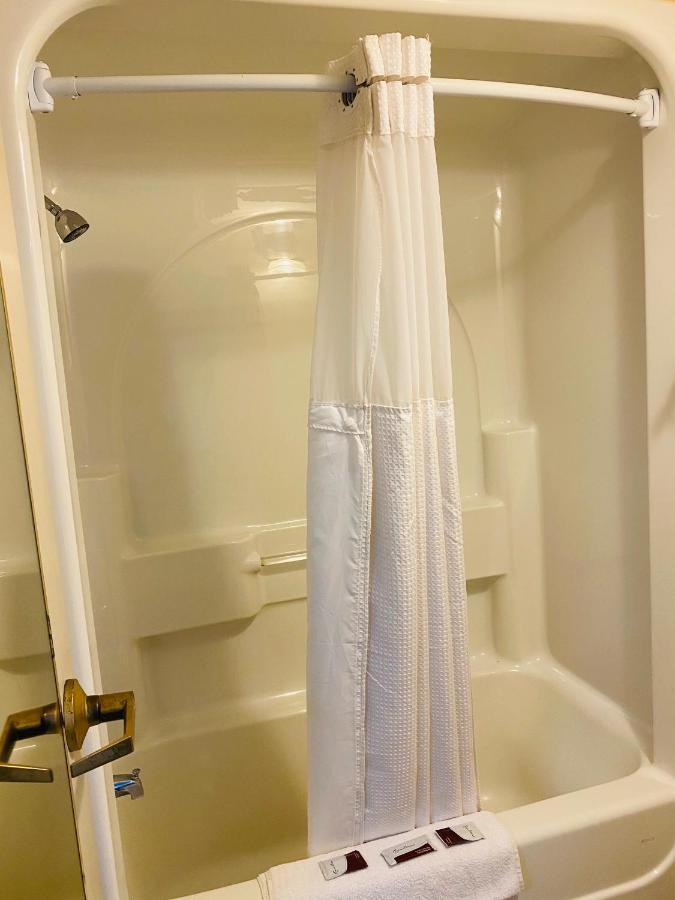 Harrisonville Inn & Suites 外观 照片