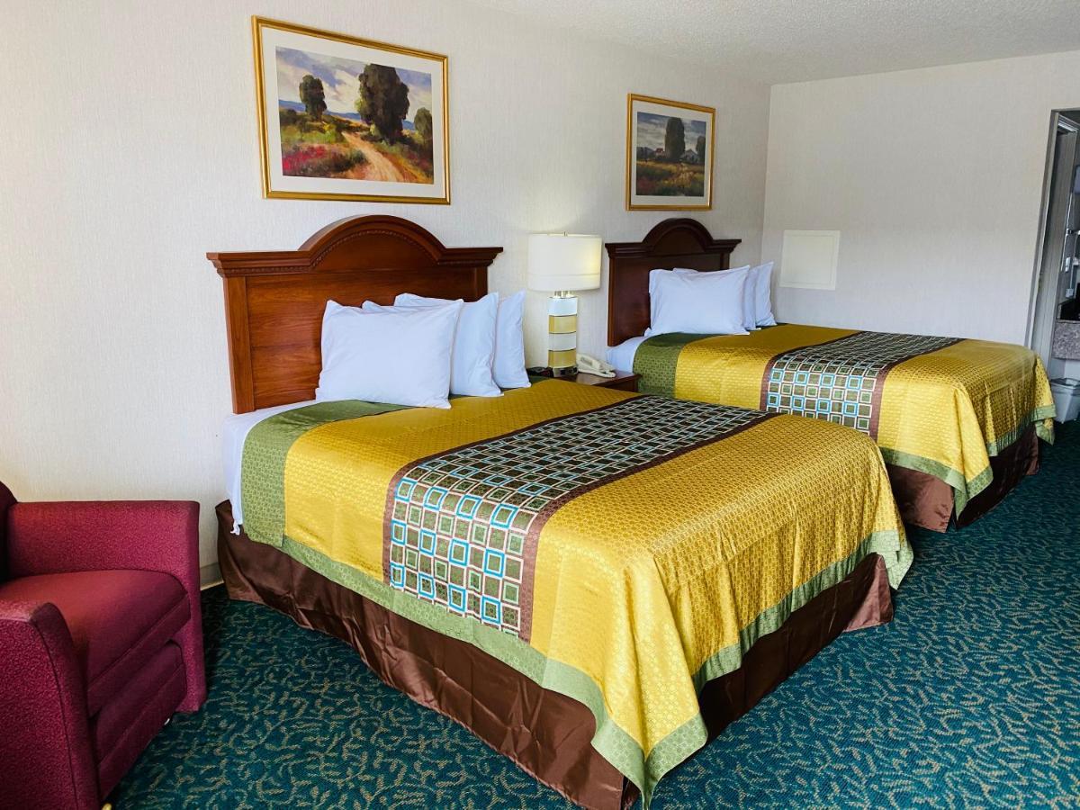 Harrisonville Inn & Suites 外观 照片