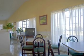 Harrisonville Inn & Suites 内观 照片