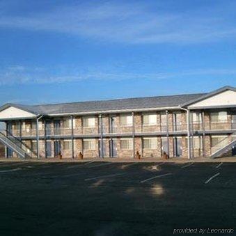 Harrisonville Inn & Suites 外观 照片